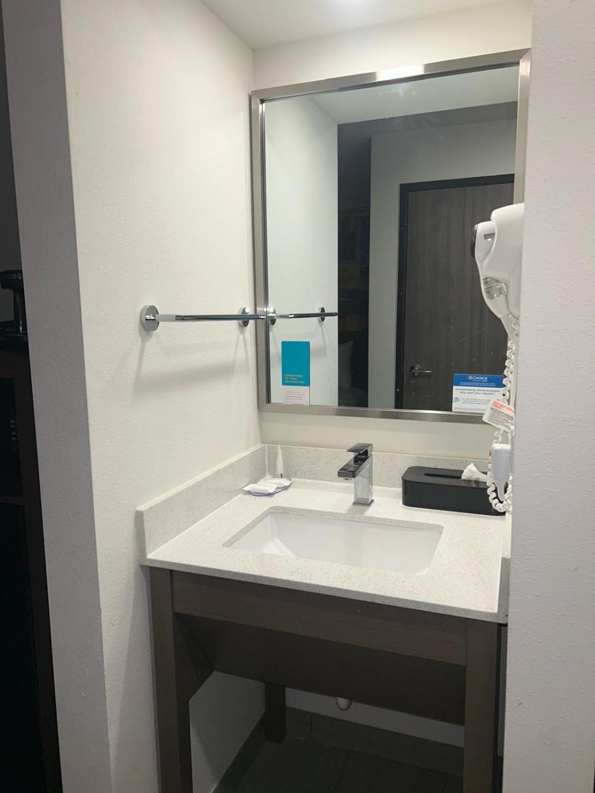 Clarion Pointe Hotel Milwaukee Kültér fotó