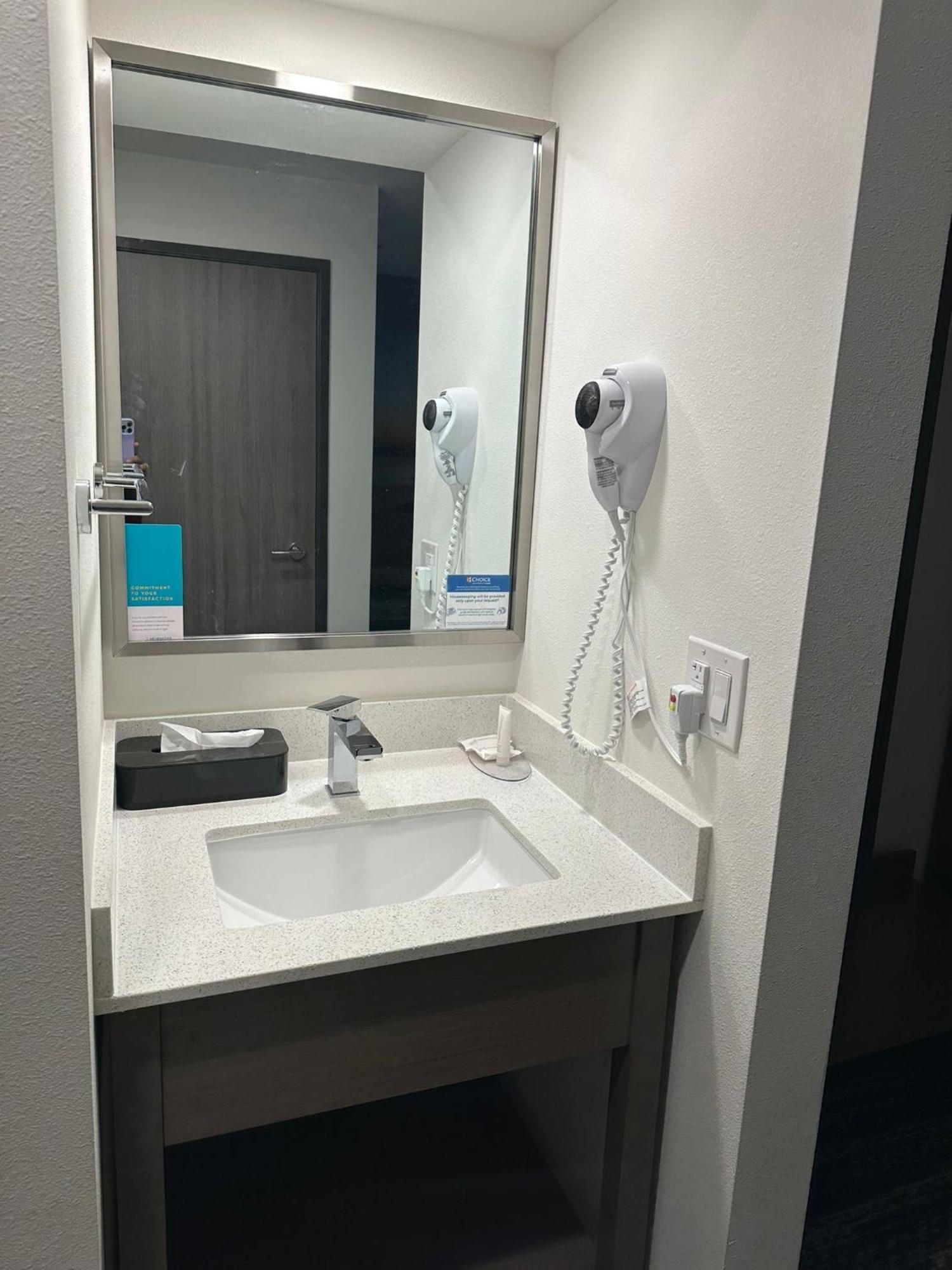 Clarion Pointe Hotel Milwaukee Kültér fotó
